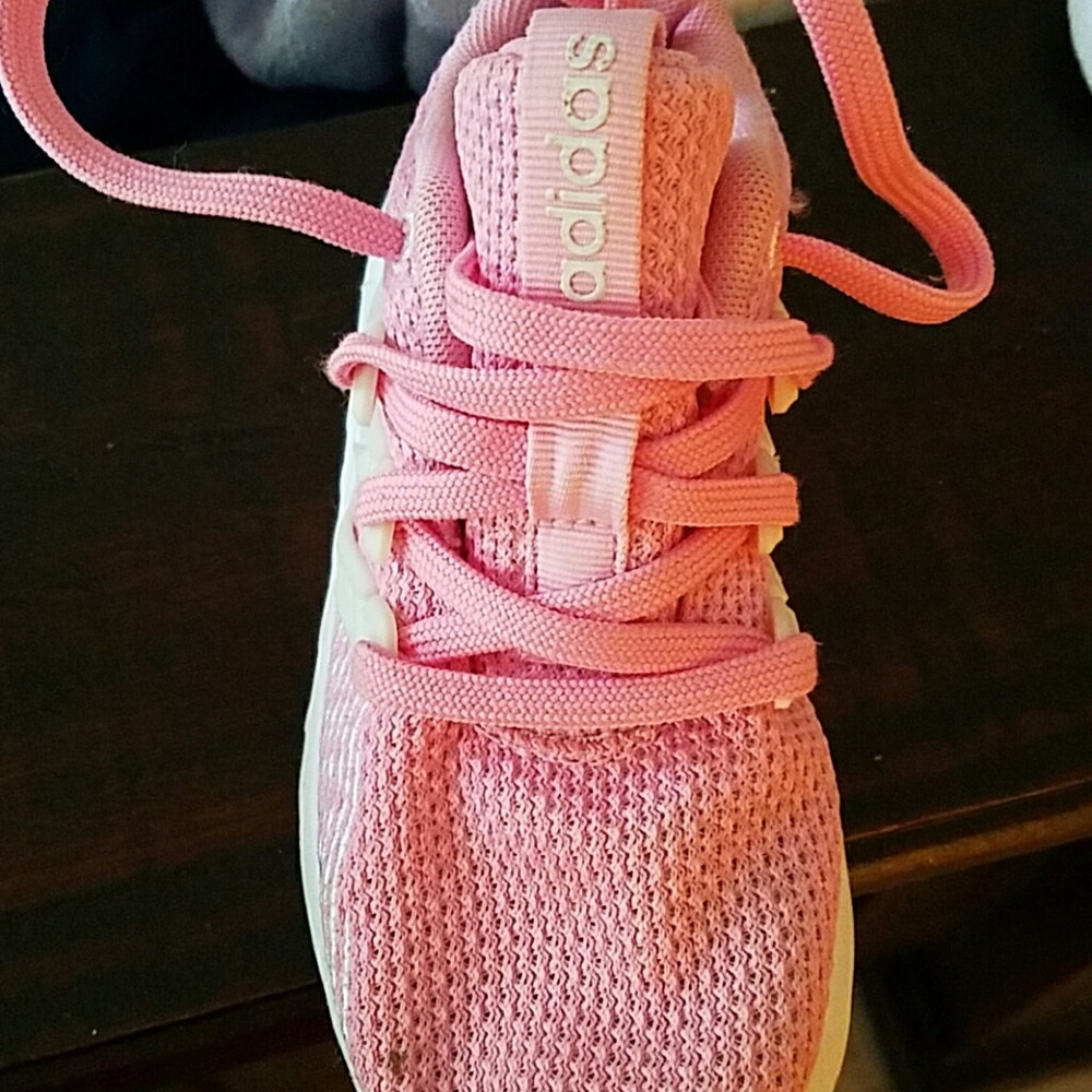 Sneaker gently worn